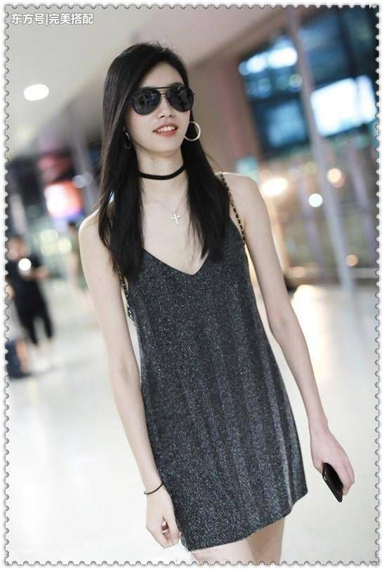 当迪丽热巴和奚梦瑶同穿吊带裙，才知道明星和超模到底差在哪