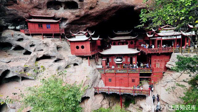 广州最牛的一座寺庙，看似被“压”在山下，实际上面积却非常大！