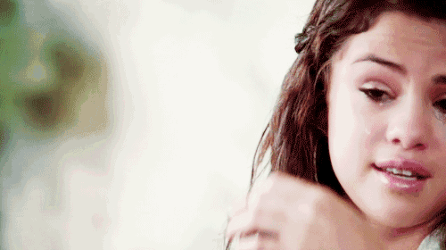 为了试出吃火锅都不掉色的唇膏，我们真的吃了顿火锅!