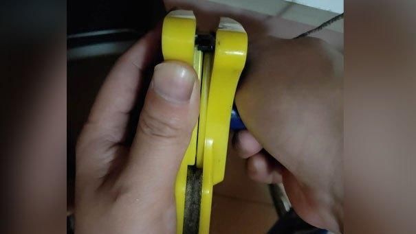  『双面刮』保洁公司双面擦玻器吸到一起怎么打开