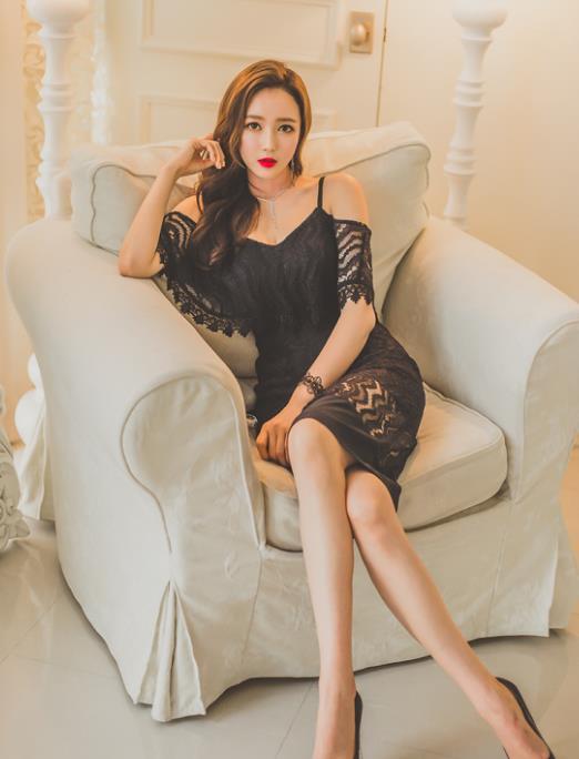  李妍|李妍静，一条黑色的连衣裙优雅气质十足