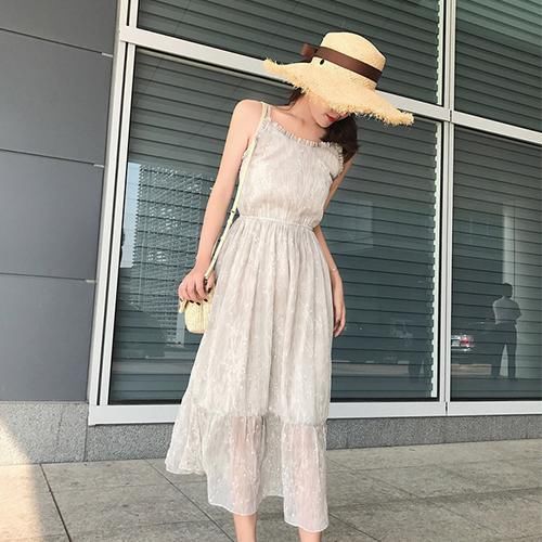 姑娘真大胆，穿这样的连衣裙，你竟然敢出门，是不是逛街要回头率