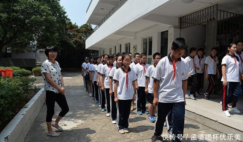 教师工资调整可以参照公务员、农民工、个体户！