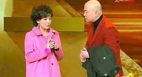  『牛莉』牛莉首曝神秘老公正面照，并不是郭冬临，原是他啊！一家三口真幸福