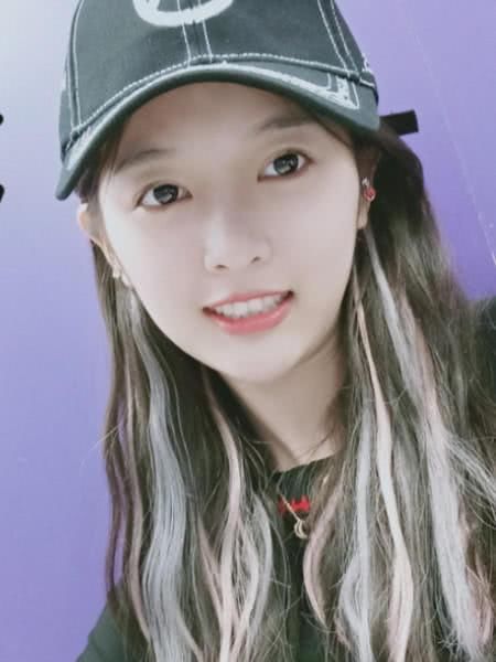 101少女没了眼妆,孟美岐变清纯,吴宣仪甜美,唯独被她吓到!