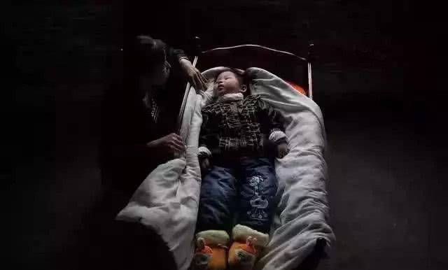 高俊芳被抓后看守所里的照片首次流出，漂亮儿媳微信账号删帖忙