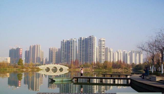 江西最有潜力的城市，距离广州400公里，旅游业还很发达