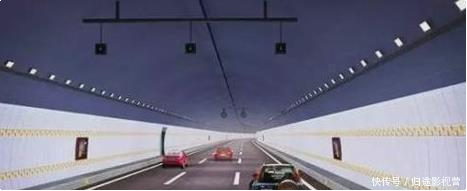  「下个月」公安部提醒下个月起,车辆进入隧道只要没做这个动作,