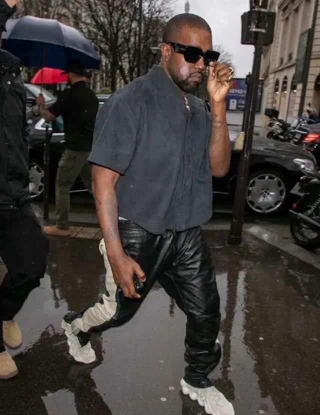  『背景』这双全新的yeezy，竟然揭露了kanye的中国背景？
