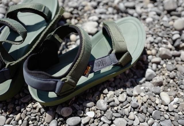 炎热夏季的不二之选！TEVA x MADNESS 联名凉鞋即将发售