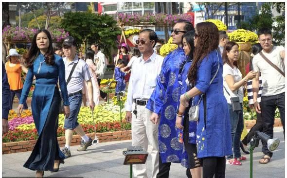 中国游客去越南数量爆减，本地人不高兴了，网友：还真有脸