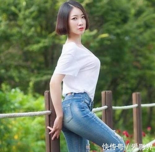  美女■身材姣好的牛仔裤美女，简约大气，尽显都市女神范儿！