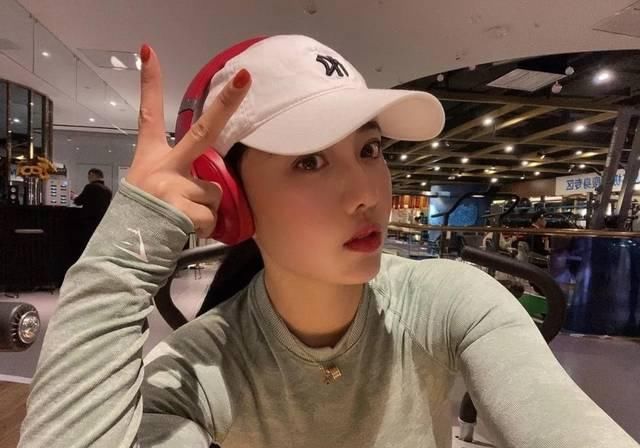  「李潍卿」她是6岁孩子的妈妈，健身2年，体重132斤，体脂22%……，健身的女人就是nice！