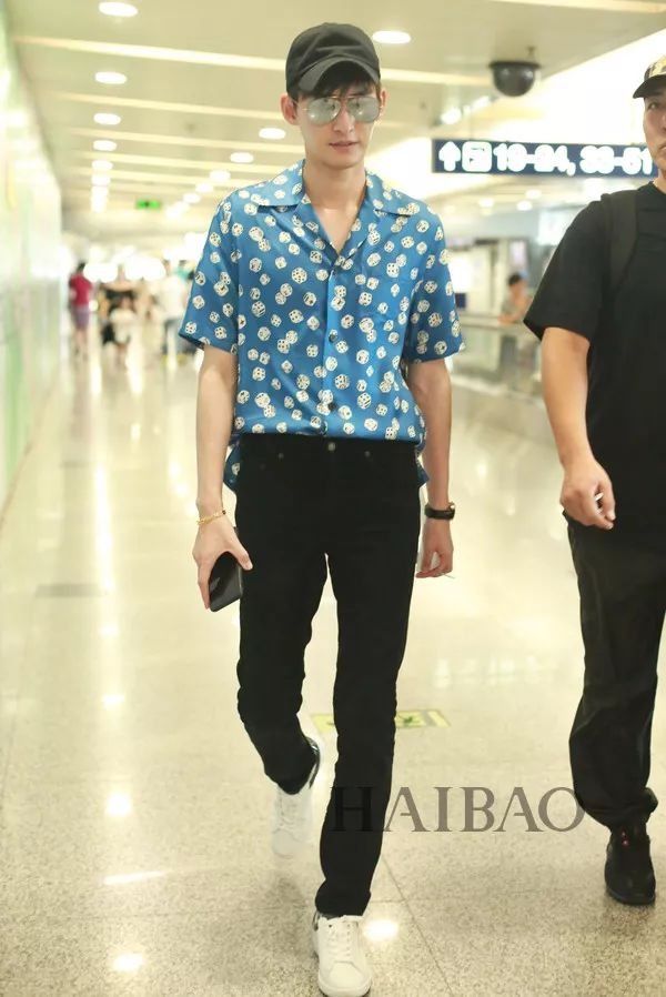 秘籍| 明星都在炫腹秀美腿，但怎么露才更高级?【海报街拍】