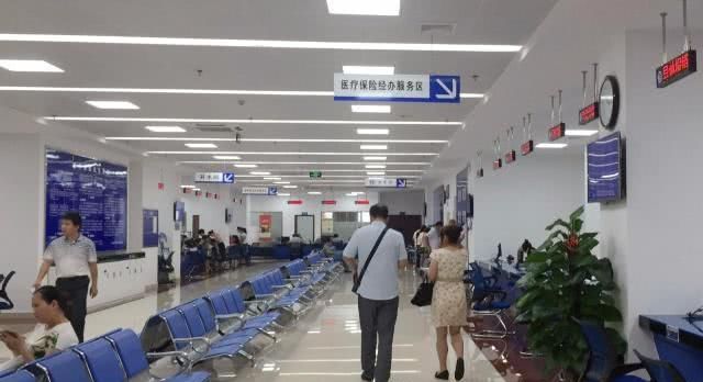 社保交15年刚好退休，医保要20年，可以一次性补交五年医保吗