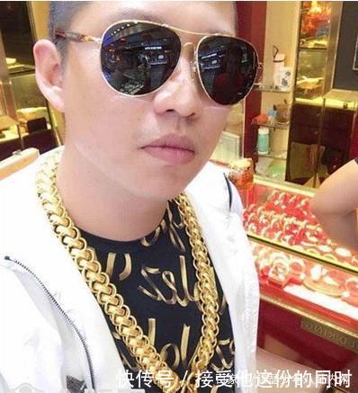 快手网红方丈婚礼二驴随了1w的礼金,但是这1