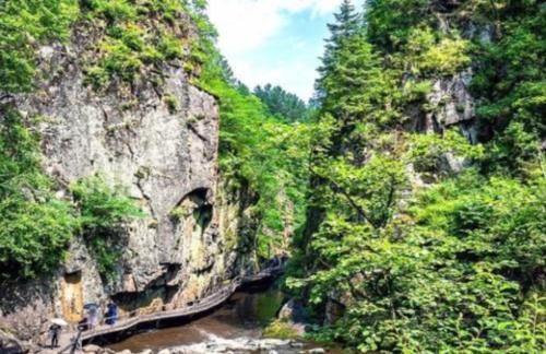 素有“东北九寨沟”之称的地方,原始景观保存完好,却很少有人听