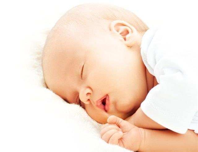 宝宝睡觉摇头是什么原因引起的?父母应该怎么