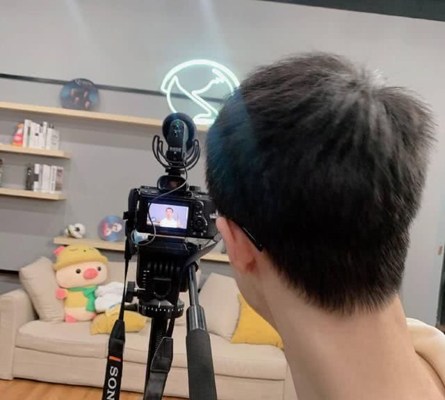 摊牌■游戏玩家拿有色眼镜看人,被嘲笑后歪哥直接摊牌,真香现场!