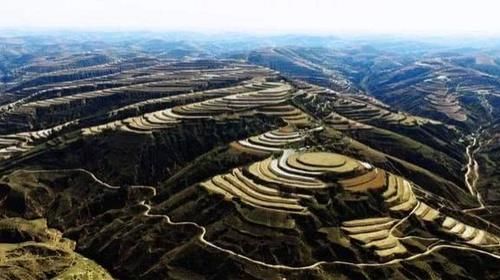  发现■我国一五线小城市，意外发现10亿吨油田，带动当地经济发