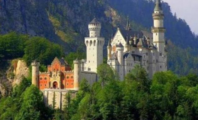 世界最有钱的钻石小镇，拥有7.2万吨钻石，当地人却习以为常