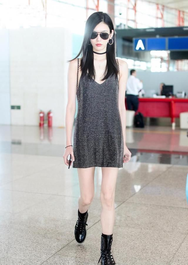 微胖女生夏天少穿这条裙子！谢娜大S都因为穿它秒变大妈！