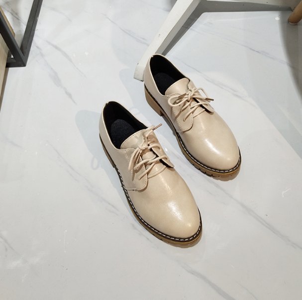 这时候穿高跟?不是让人牙都笑掉了?看看这款式的单鞋真的超级赞