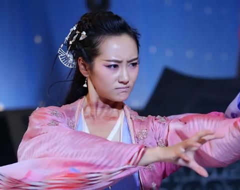 记得@还记得《花千骨》的霓漫天?搭档宋茜出新剧,光看剧照就爱了