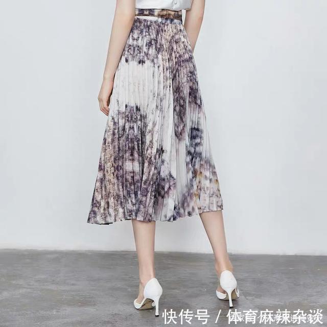  「气质」为什么有些40岁大妈长相一般，却穿出气质与优雅，2个地方做对了