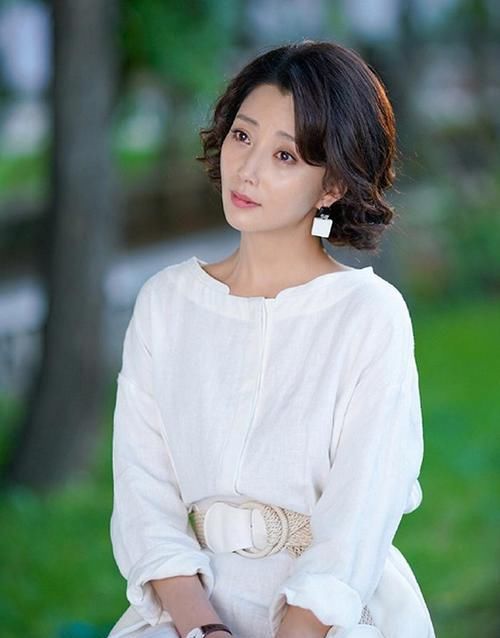 女人：40岁女人要远离这3种“妈妈卷”短发，中招像大妈，另外3种才减龄
