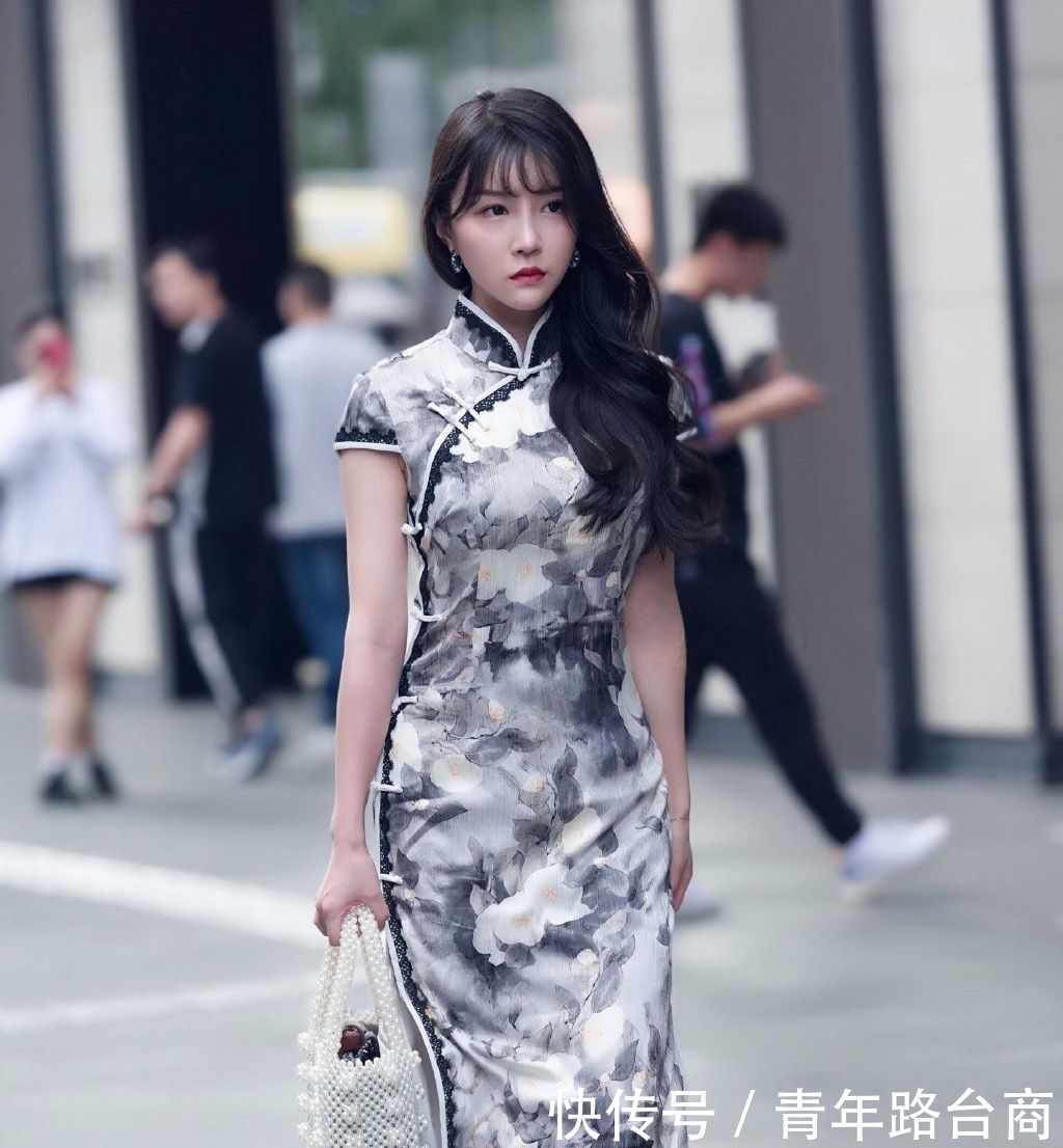  #穿搭#从穿一件旗袍开始,做优雅的自己