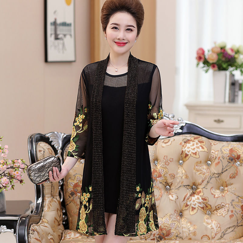 女人40岁以后可以这样穿,显优雅阔太太范,让别人都羡慕