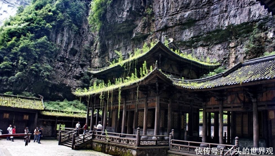 为拍电影花300万建造的景点，虽然全是仿古建筑，但游客却非常多