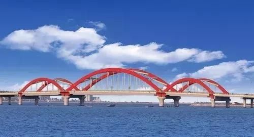 海上升明月，天涯共此时！来烟台海滨，赴一场斑斓的海岸之约！