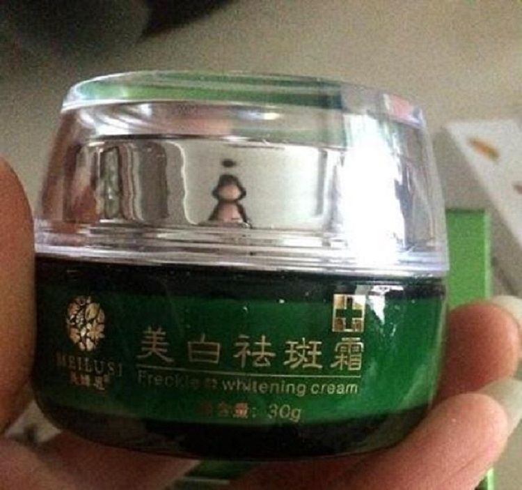 长出“老年斑”别慌张，用了药店的“小药膏”斑不见了脸也变白了