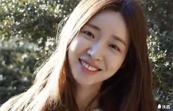 男生明明喜欢化妆的女生，却口口声声说素颜最美？终于知道原因了