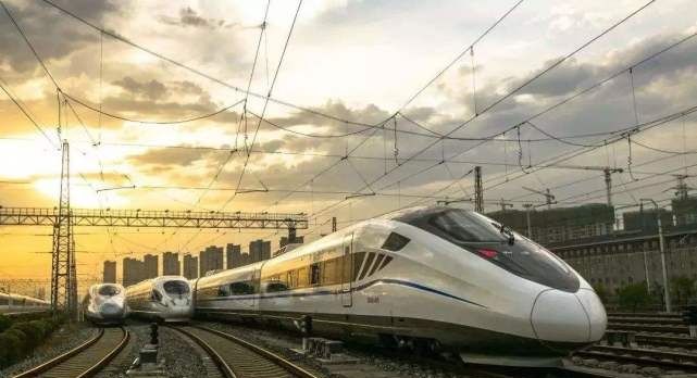 中国高铁技术顶尖，为何青藏线还要用美国火车？这两项原因很重要