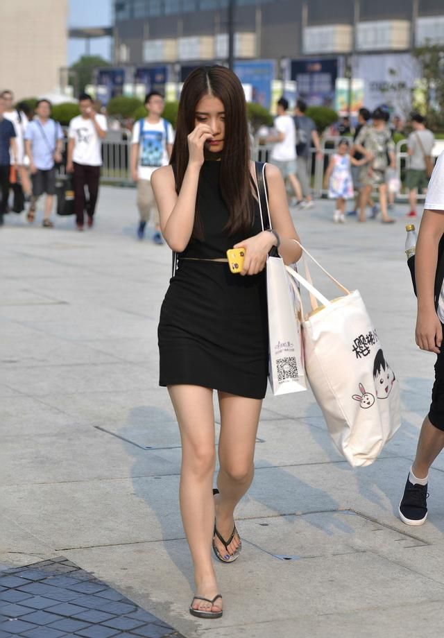 街拍路人，随性自然的个性穿搭参考，让你气质出众又迷人