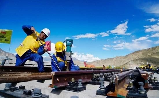  全长@中国在建“最难建的铁路”，全长1838千米，一路美到仙境