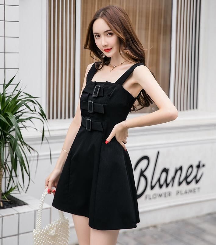 穿上这样的长裙，性感充满魅力，这几款让你成为时尚的女人