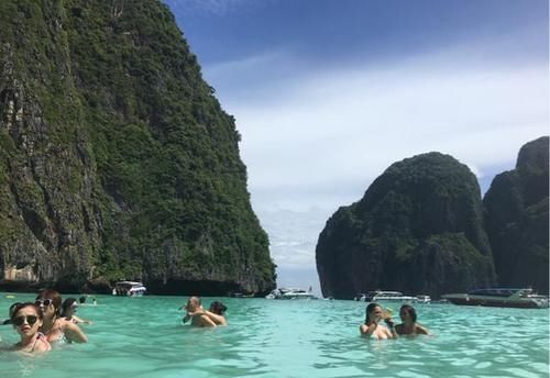 海南和泰国选择一个作为旅游目的地，你会选择哪个？