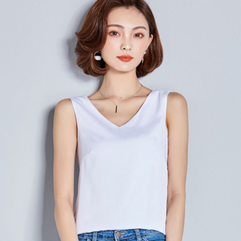 22以上的女人，要多穿这样的“紧身衣”，走到哪都是焦点