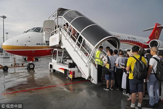 阿娇着新装 天骄航空将成为国产支线客机ARJ21第二家运营商