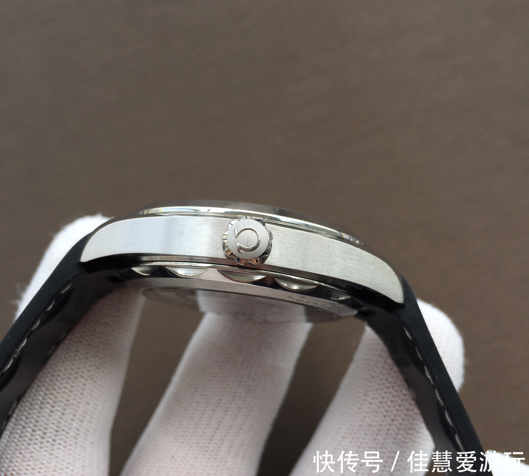 【柚木】鬼斧神工到底有多厉害?欧米茄海马150柚木系列‘墨绿色’新款