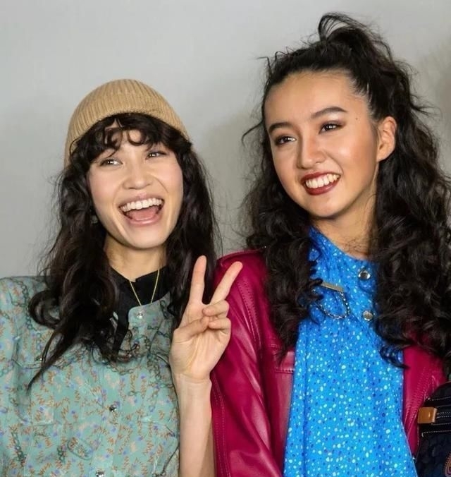 碎花:“东洋好肉体”水原希子登台,一身碎花裙可爱俏皮,国宝女孩