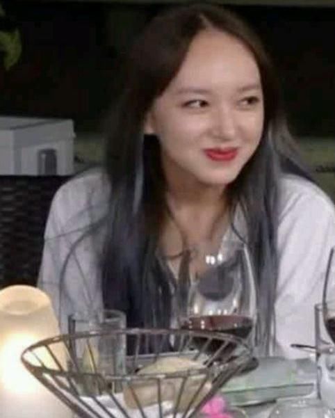 没有眼妆的孟美岐和没了刘海的程潇，这个颜值还是你的漂亮妹妹吗