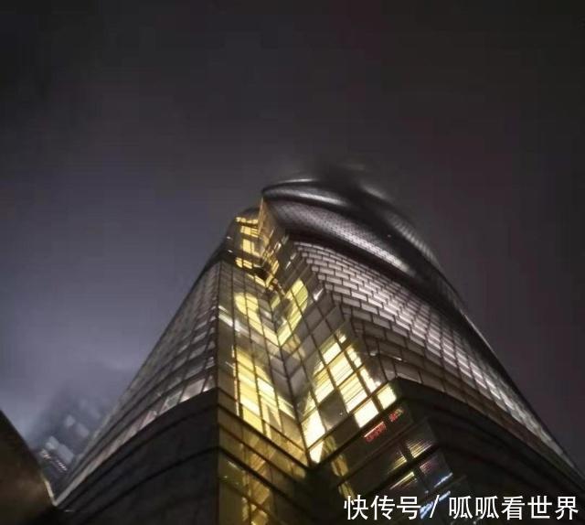 中国第一高楼为632米，它底部的承重有多厉害？看完终于明白了