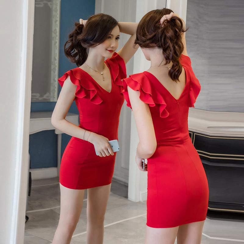 好身材别浪费，10款针织毛衣连衣裙、包臀裙穿上既保暖又显身材