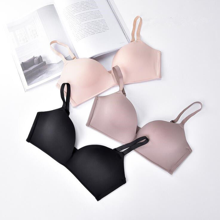 都说女人穿蕾丝三角裤风韵犹存，我试了试，确实性感吸睛