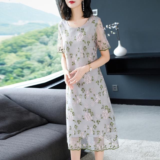 突然发现这种“桑蚕丝”裙，一件比一件漂亮，简直美得不得了